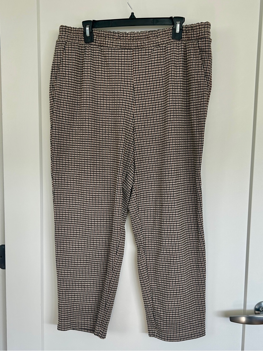 Womenās Slim Houndstooth Dress Pants - Brown/Black